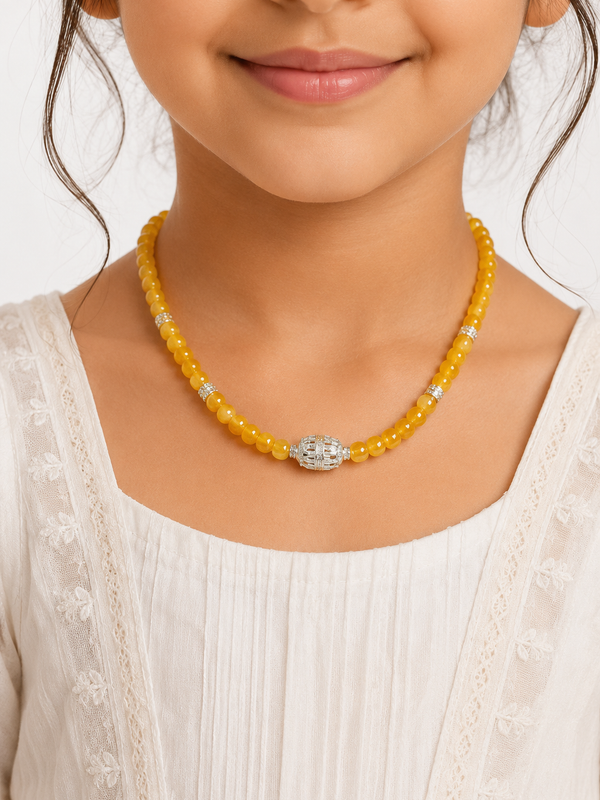 Silver necklace with Amber